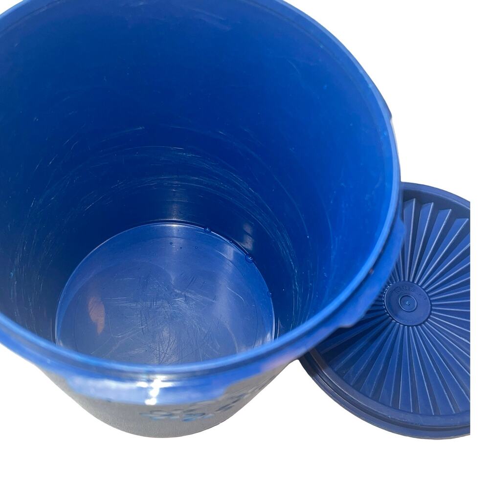 Vintage Tupperware Servalier Canister 809 Blue Sunburst Lid 810 Medallion - Picture 6 of 8